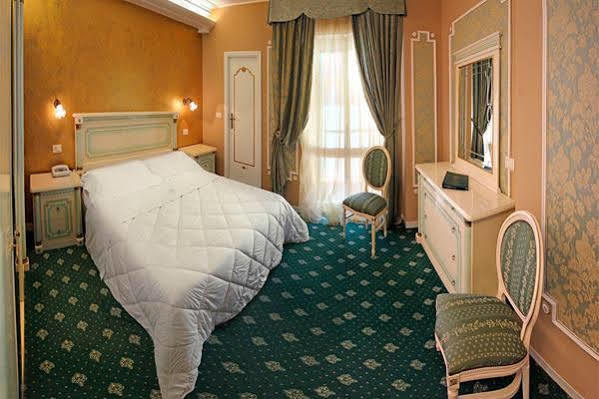 Hotel Maremonti Gabicce Mare Ngoại thất bức ảnh